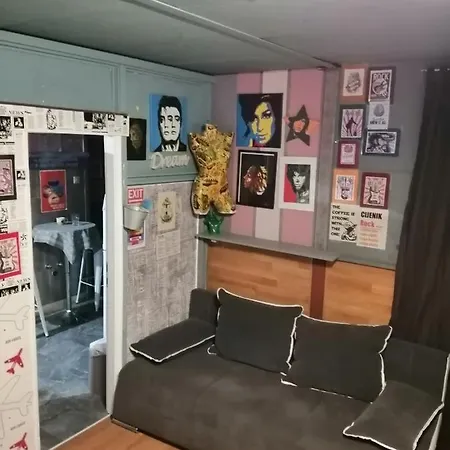 Rock Hostel *